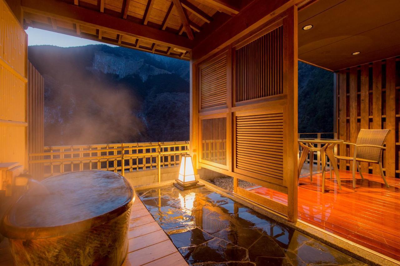 Отель Iya Onsen Миёси Экстерьер фото