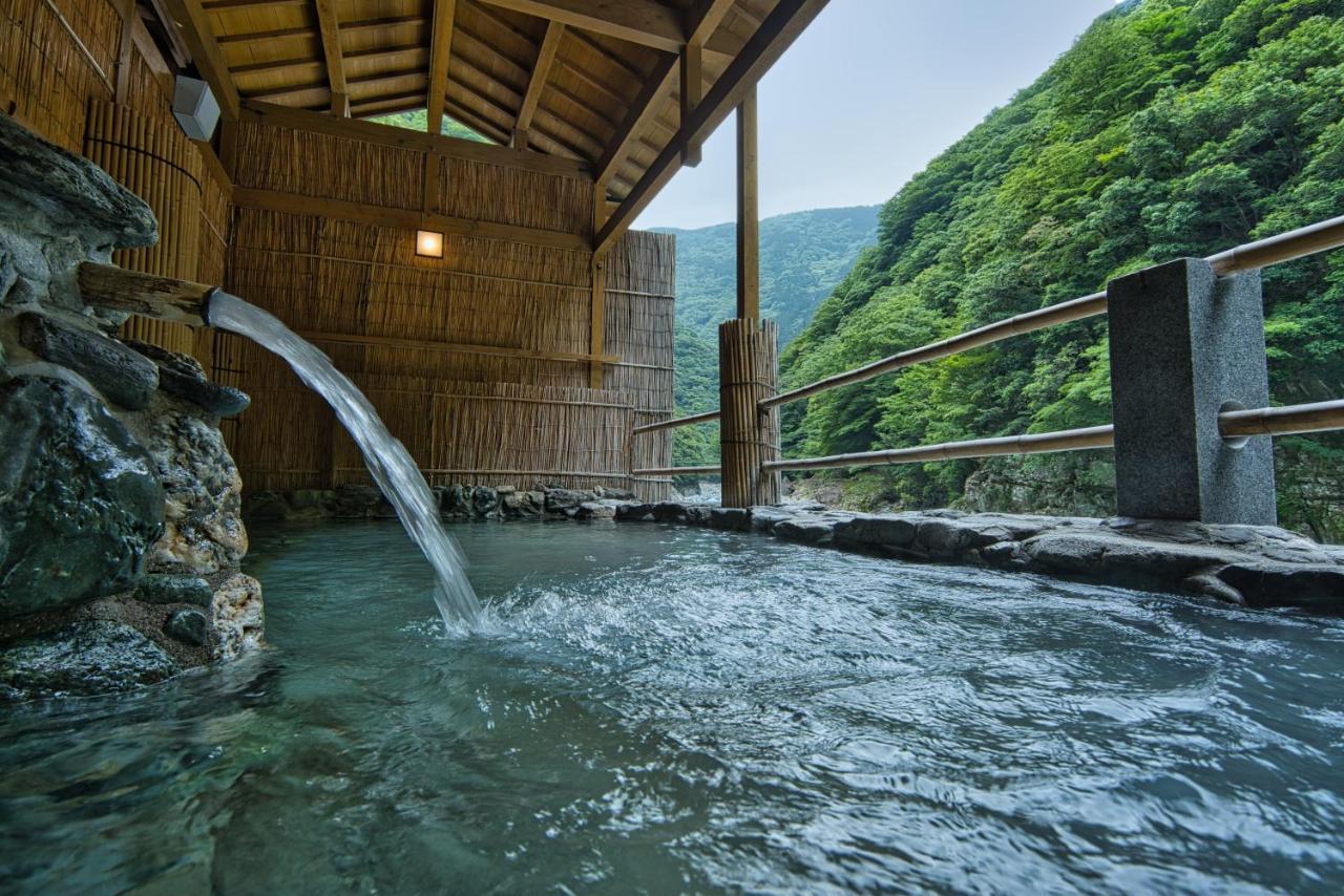 Отель Iya Onsen Миёси Экстерьер фото