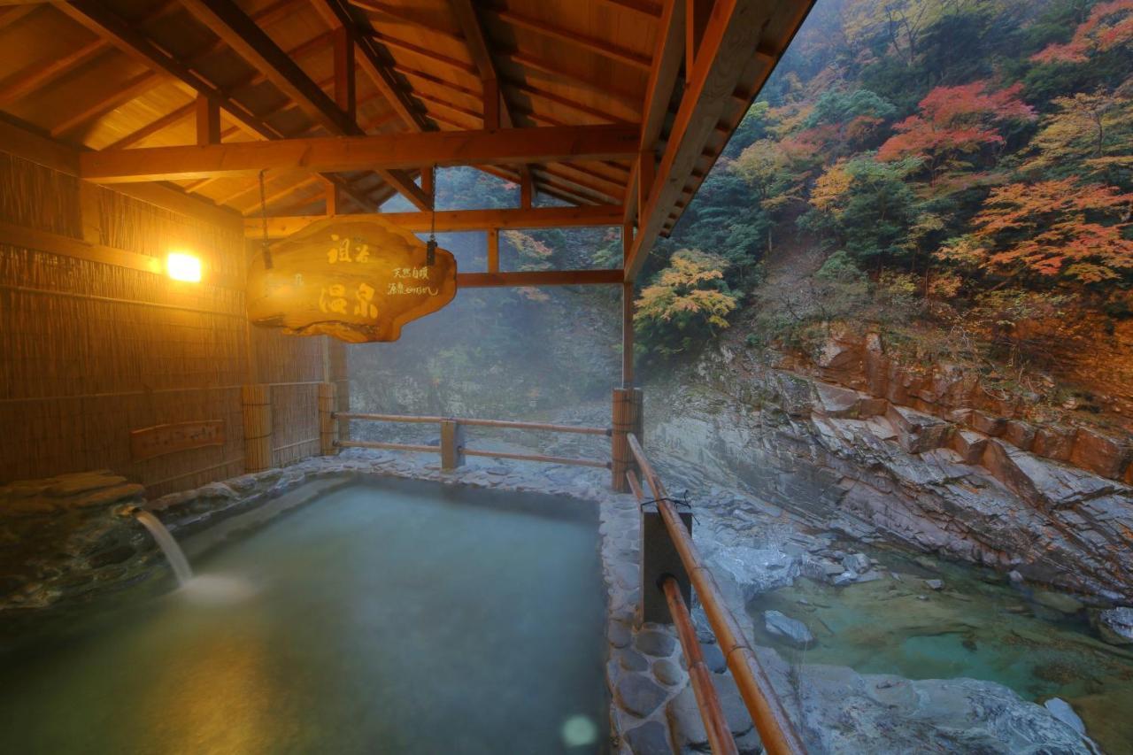 Отель Iya Onsen Миёси Экстерьер фото